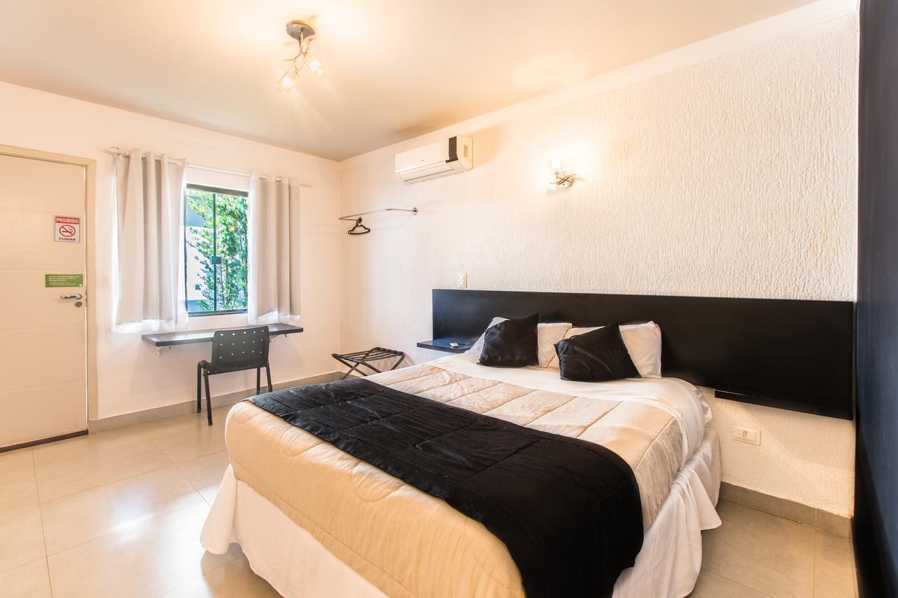 Concept Design Hostel & Suites Фос-ду-Іґуасу Екстер'єр фото