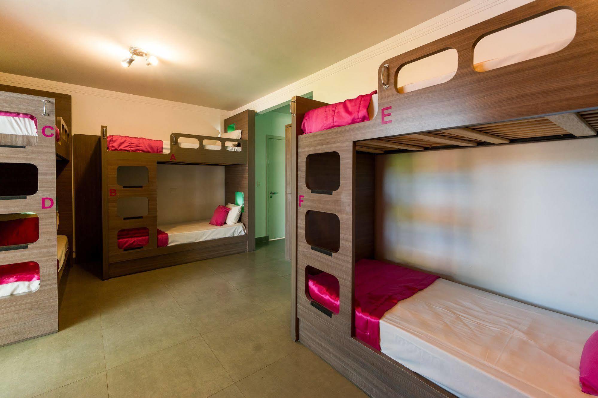 Concept Design Hostel & Suites Фос-ду-Іґуасу Екстер'єр фото