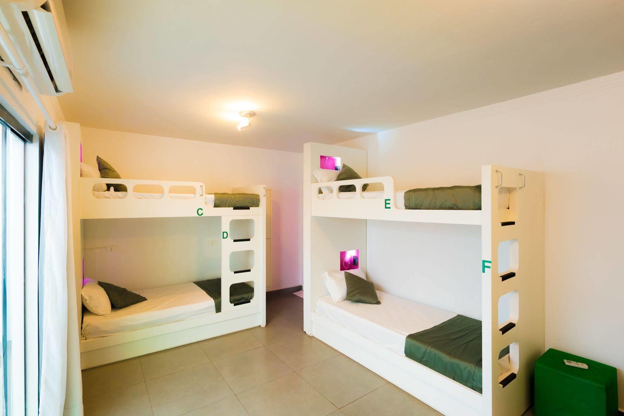Concept Design Hostel & Suites Фос-ду-Іґуасу Екстер'єр фото